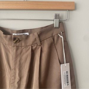 Never worn Reformation Mason Pants (Petite)